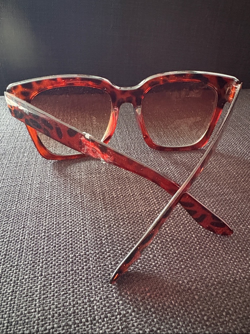 Big Tortoise Sunglasses - Picture 3 of 4